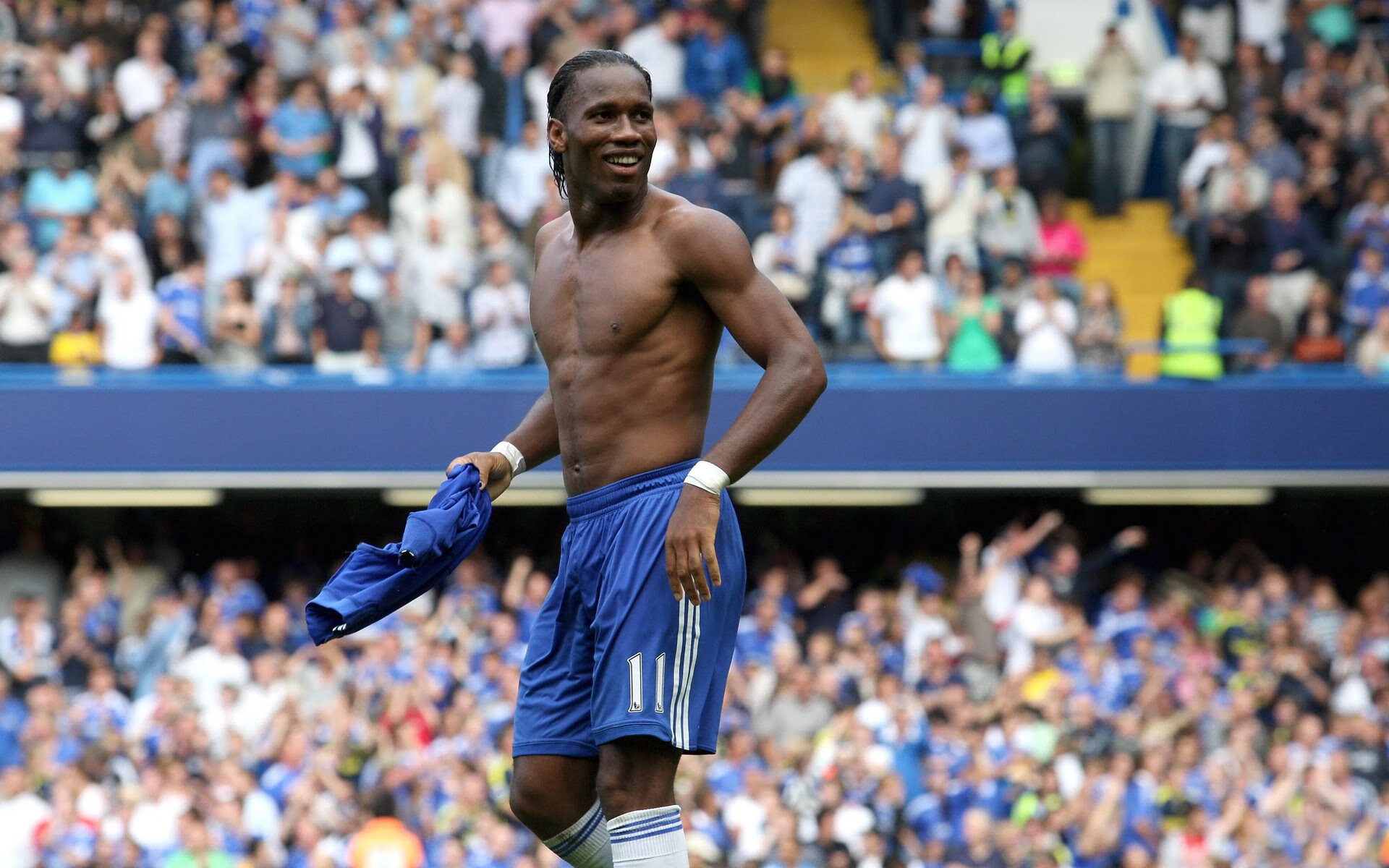 鹈鹕绝杀猛龙,乔治英超争冠显神威,体育世界的激情与荣耀